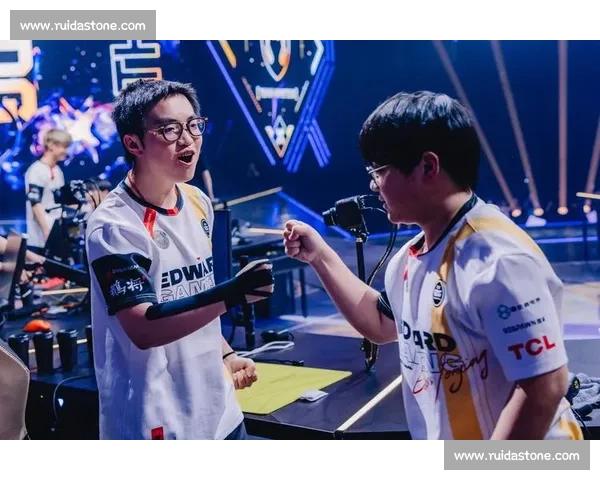 风云变幻！无畏契约国际赛区，比赛局势扑朔迷离